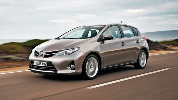 Обзор автомобиля Toyota Auris Hybrid